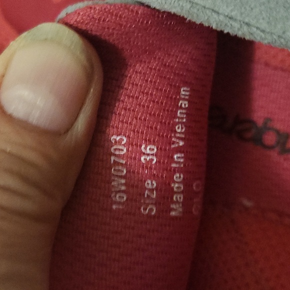 Vibram five finger toe shoes - Picture 4 of 4